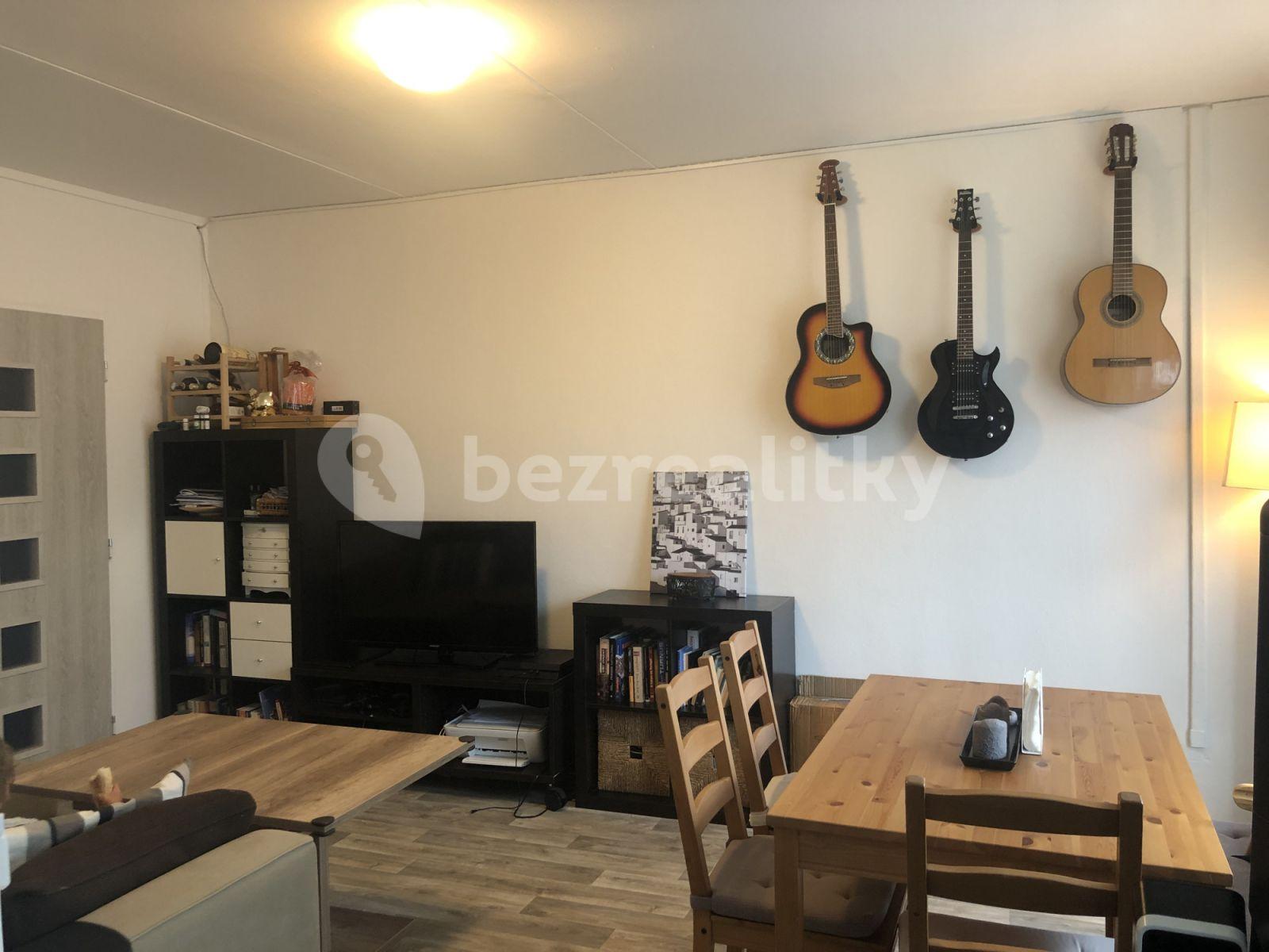 3 bedroom flat to rent, 70 m², Molákova, Prague, Prague