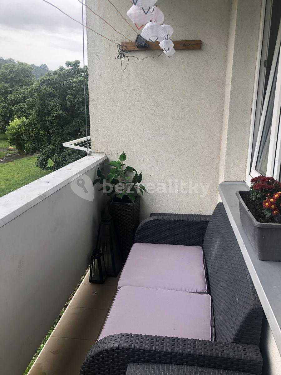 3 bedroom flat to rent, 70 m², Molákova, Prague, Prague