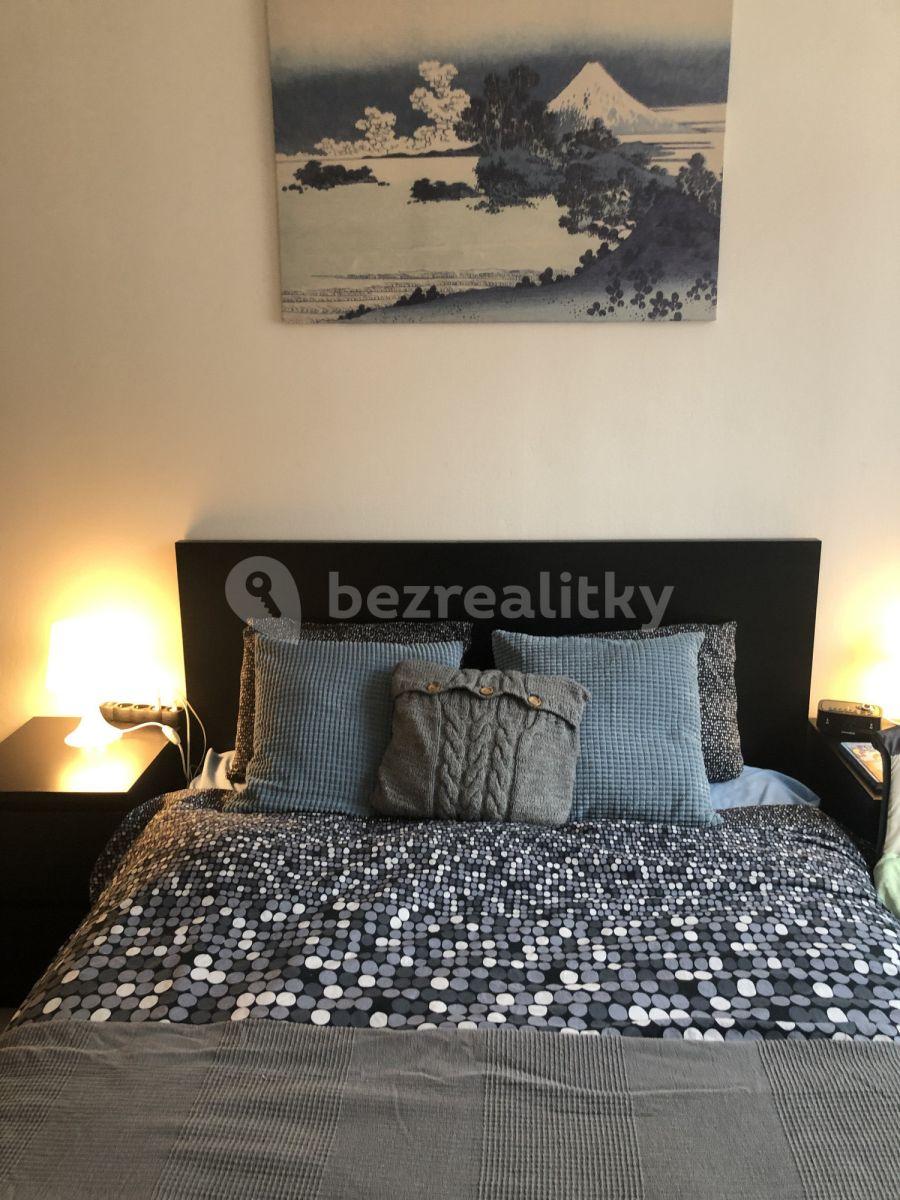 3 bedroom flat to rent, 70 m², Molákova, Prague, Prague