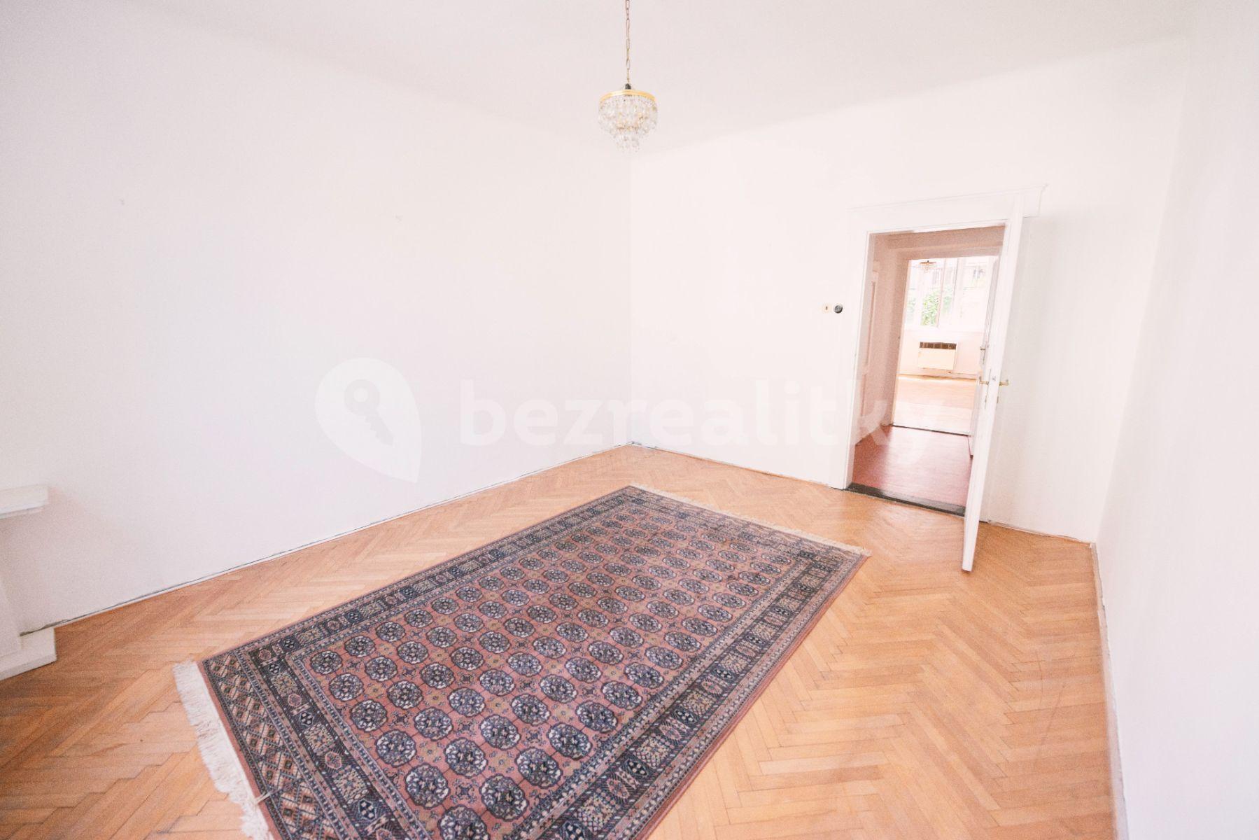 2 bedroom with open-plan kitchen flat for sale, 63 m², Na Březince, Prague, Prague