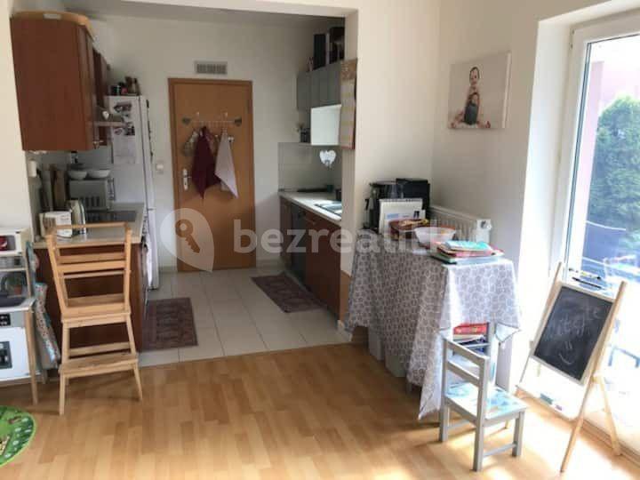 2 bedroom flat to rent, 120 m², Zlatnická, Jenštejn, Středočeský Region