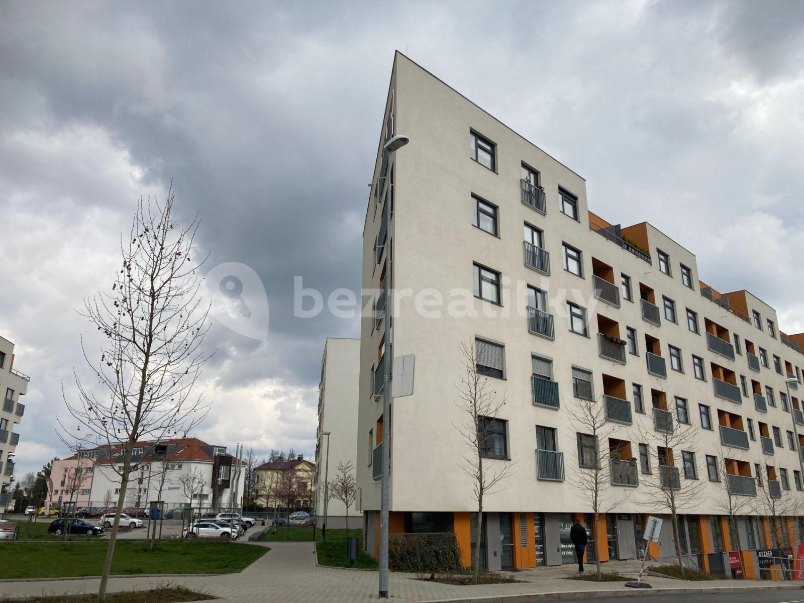 Studio flat to rent, 45 m², U Uhříněveské obory, Prague, Prague