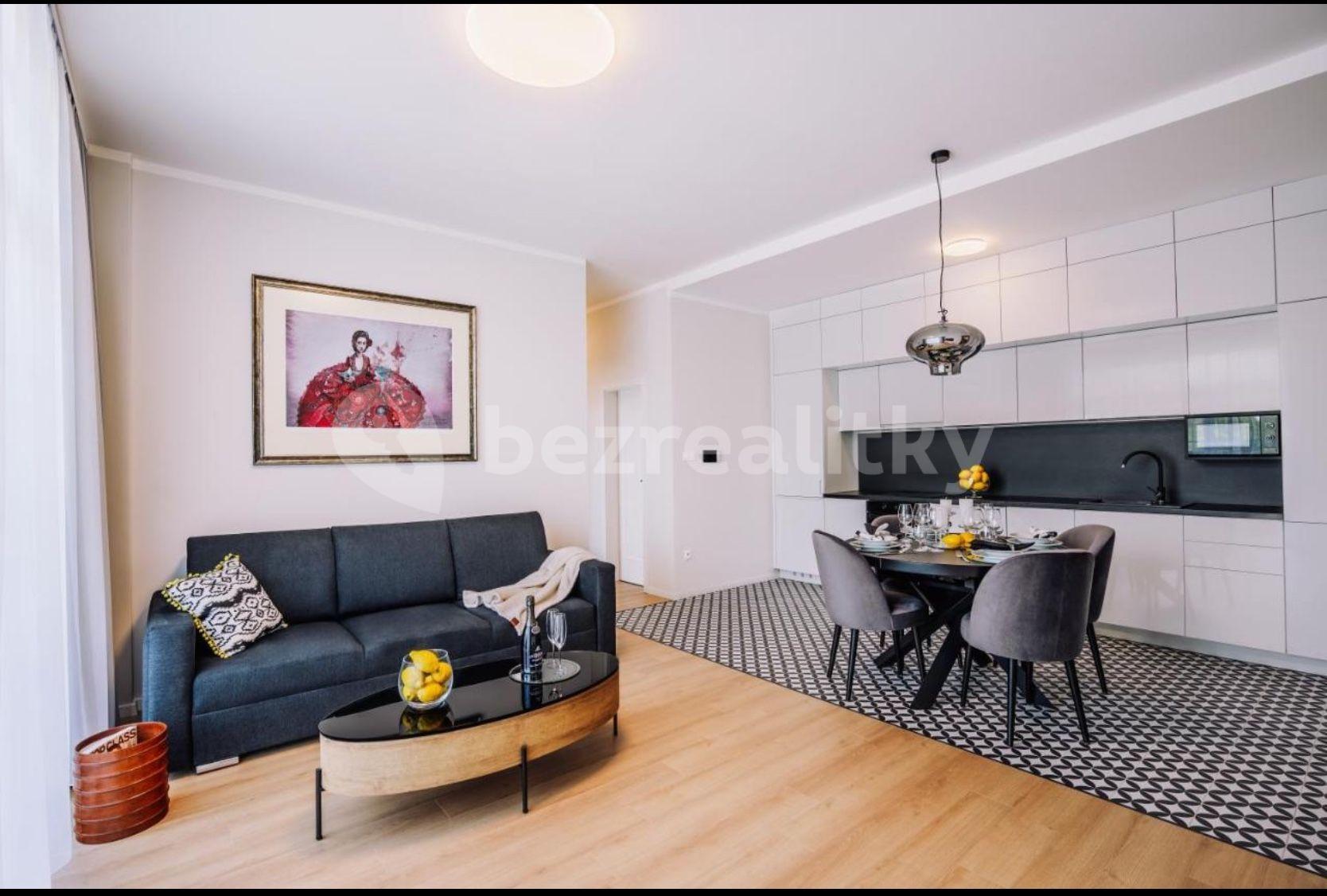 1 bedroom with open-plan kitchen flat for sale, 60 m², SNP, Turčianske Teplice, Žilinský Region