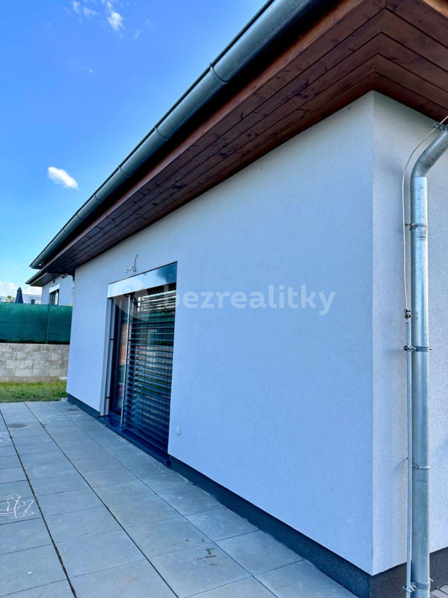 house for sale, 140 m², Na Vyhlídce, Vysoký Újezd, Středočeský Region