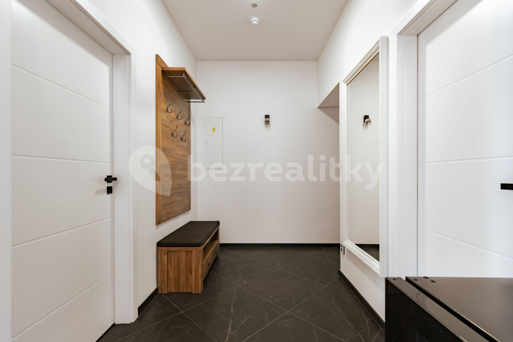 1 bedroom with open-plan kitchen flat for sale, 58 m², Náměstí, Horní Planá, Jihočeský Region