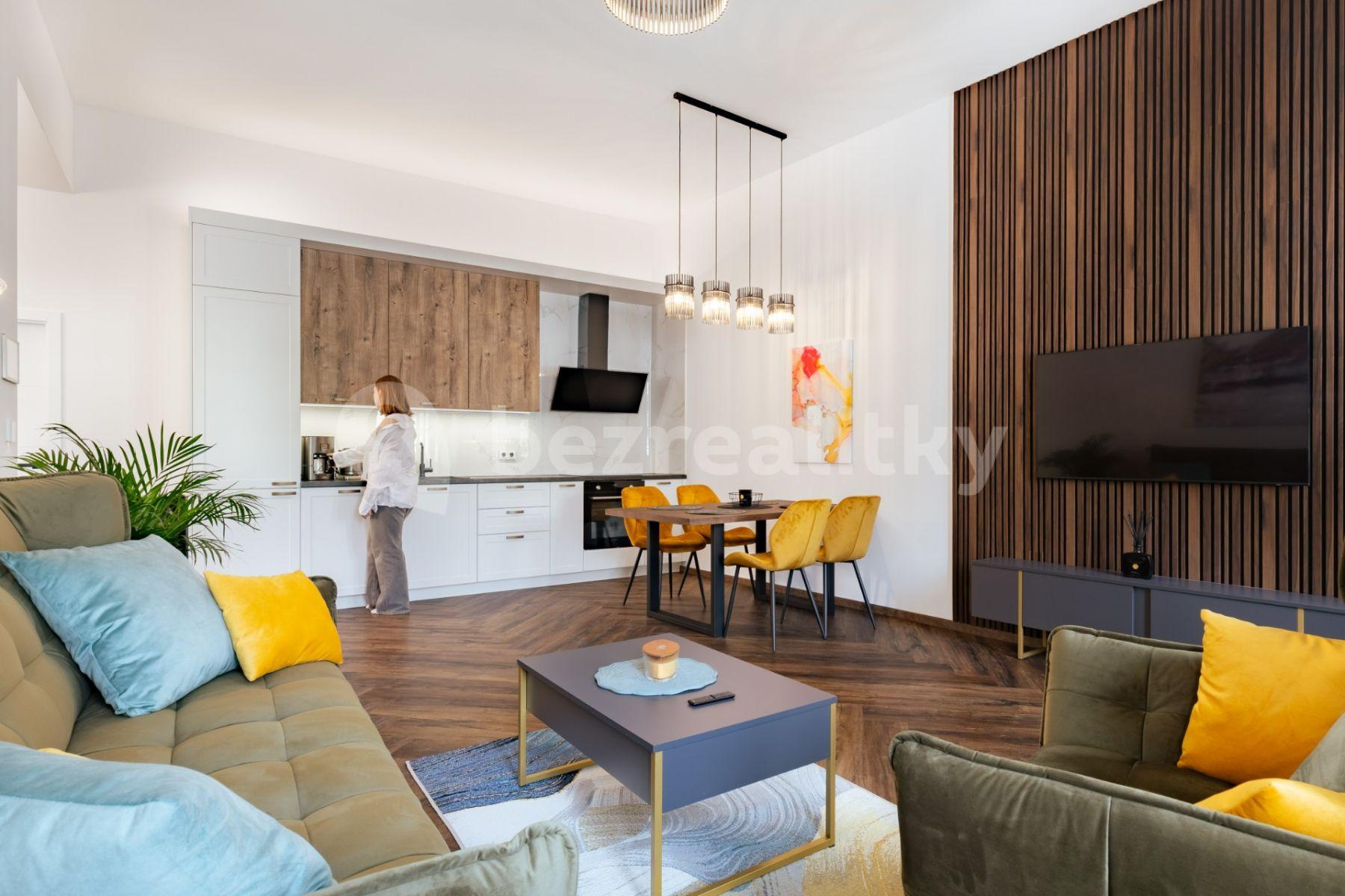 1 bedroom with open-plan kitchen flat for sale, 58 m², Náměstí, Horní Planá, Jihočeský Region