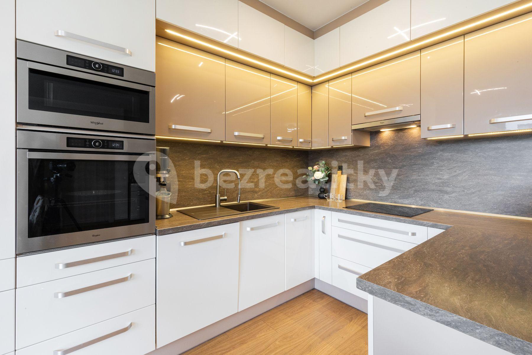 3 bedroom with open-plan kitchen flat for sale, 113 m², Bermanova, Prague, Prague