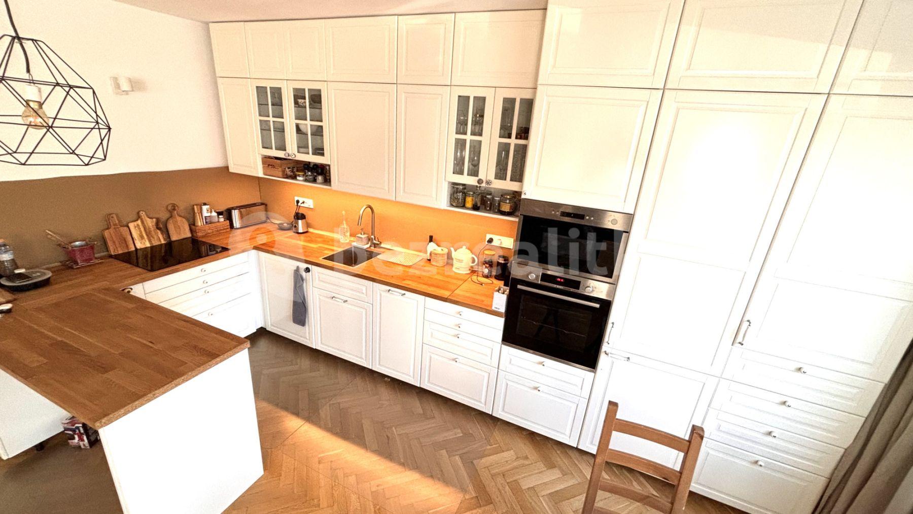 2 bedroom flat to rent, 76 m², Kafkova, Prague, Prague