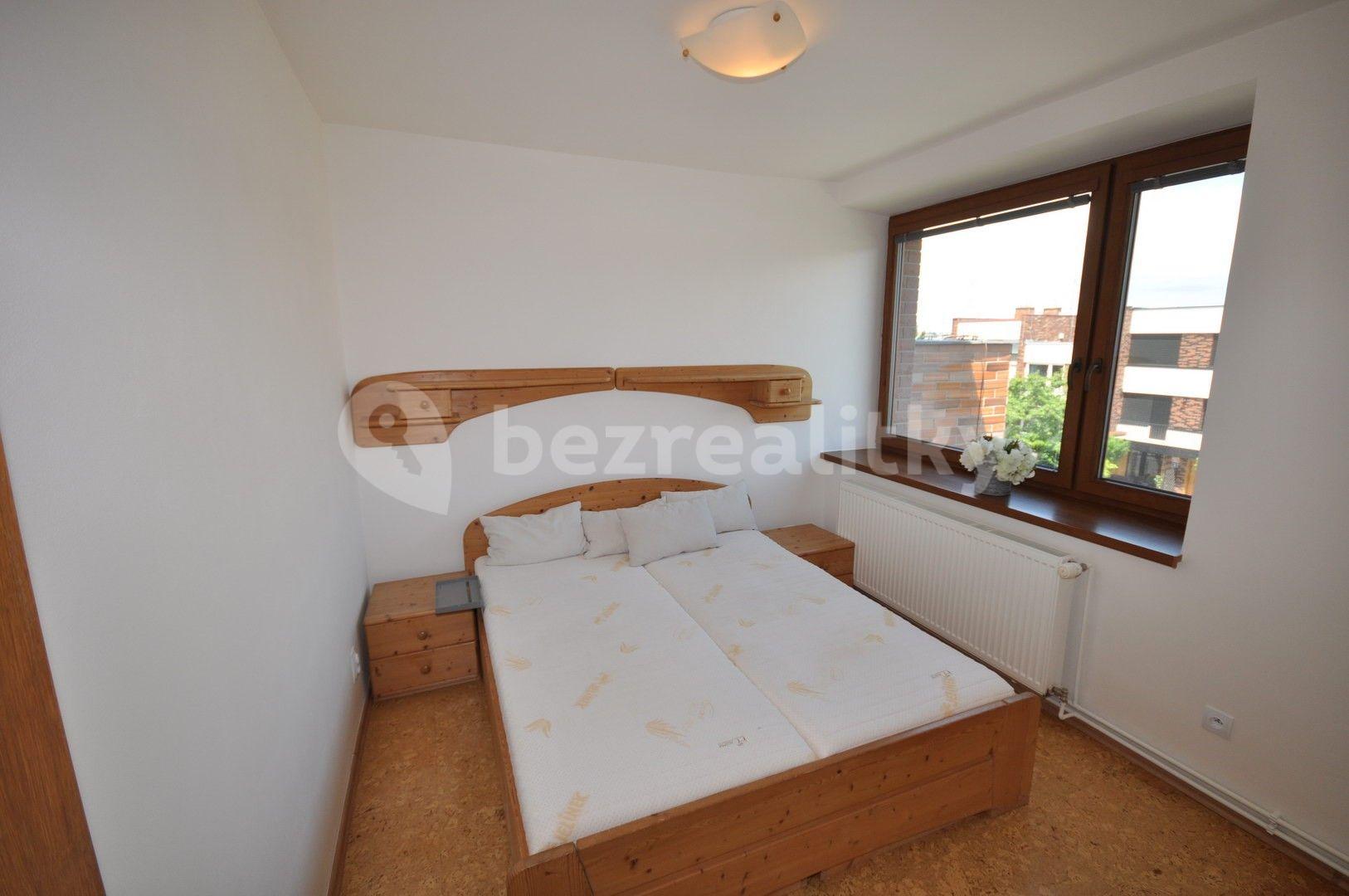 4 bedroom flat to rent, 120 m², Krohova, Prague, Prague