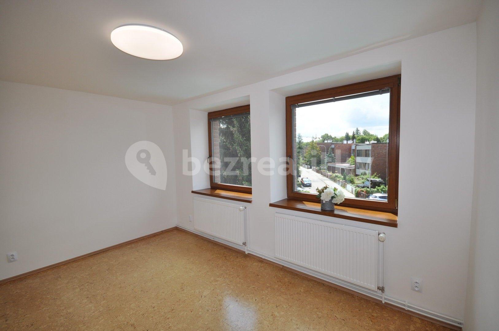 4 bedroom flat to rent, 120 m², Krohova, Prague, Prague