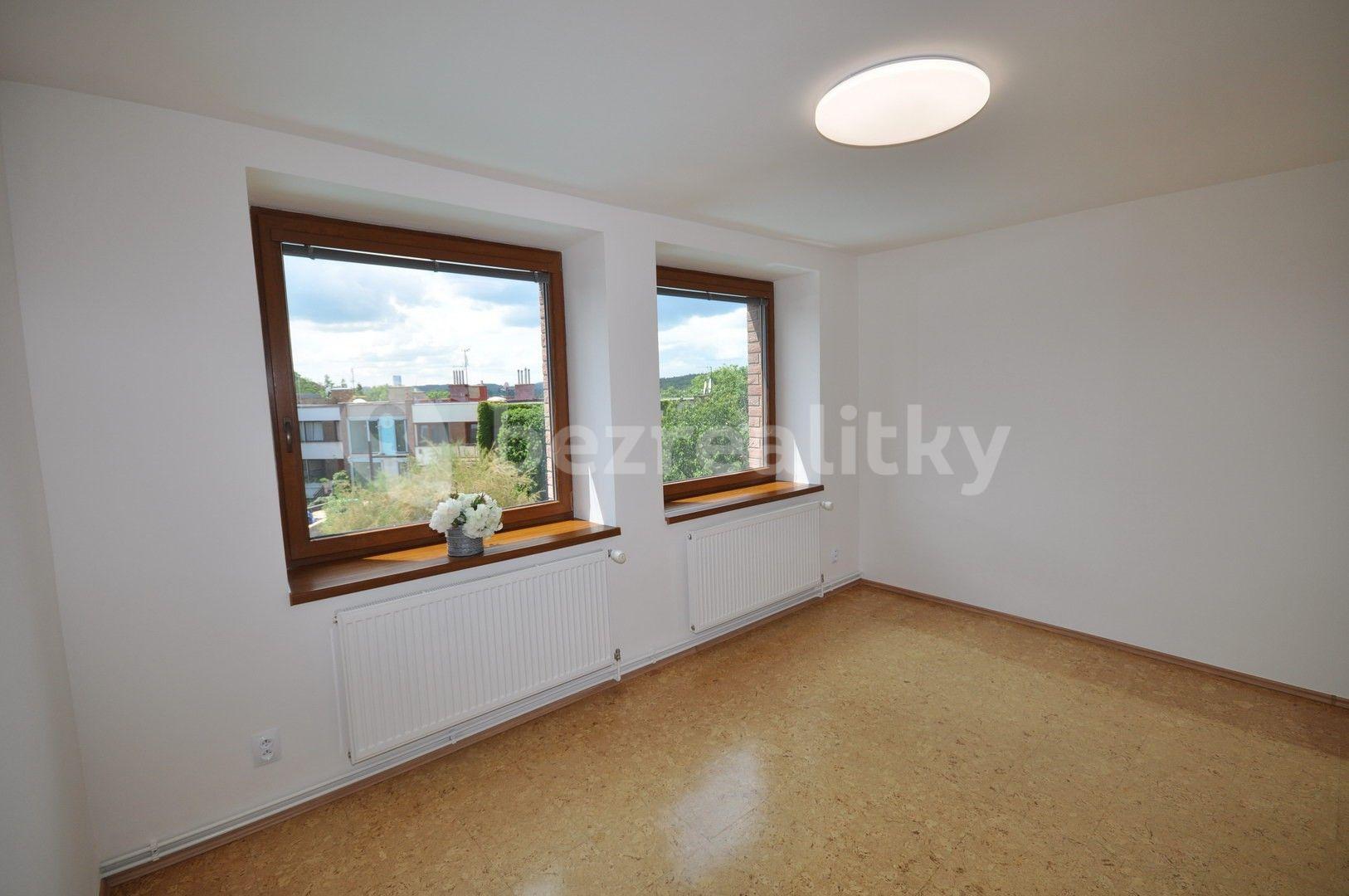 4 bedroom flat to rent, 120 m², Krohova, Prague, Prague