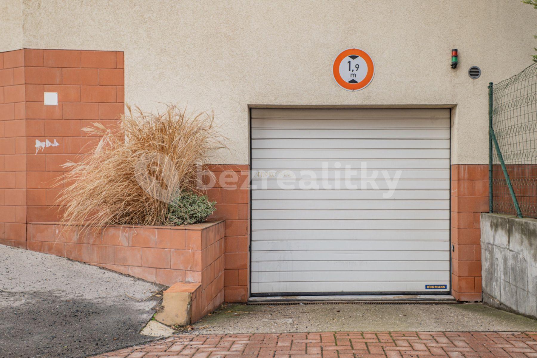 garage for sale, 14 m², Kašparovo náměstí, Prague, Prague