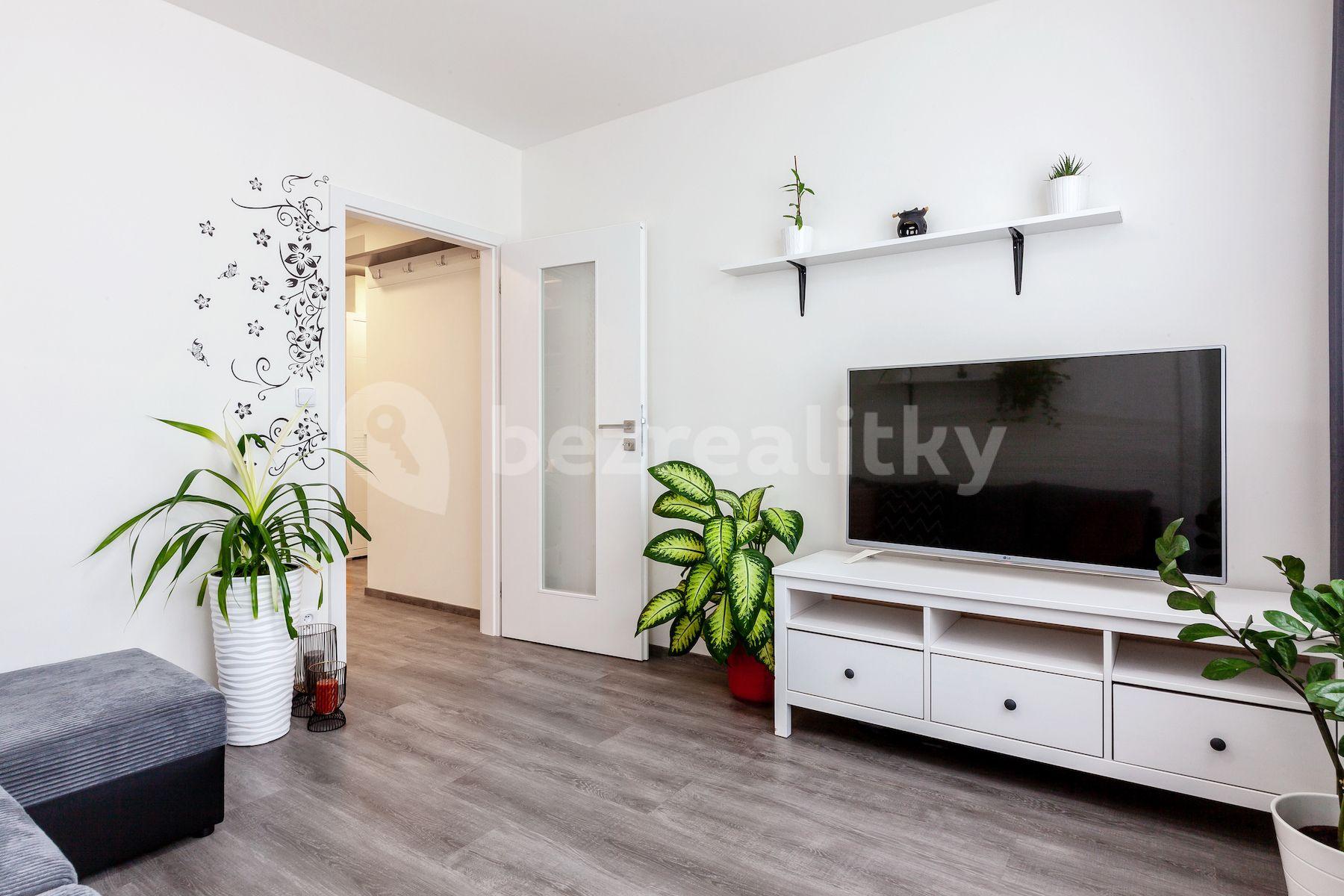 3 bedroom with open-plan kitchen flat for sale, 97 m², Zelený pruh, Prague, Prague