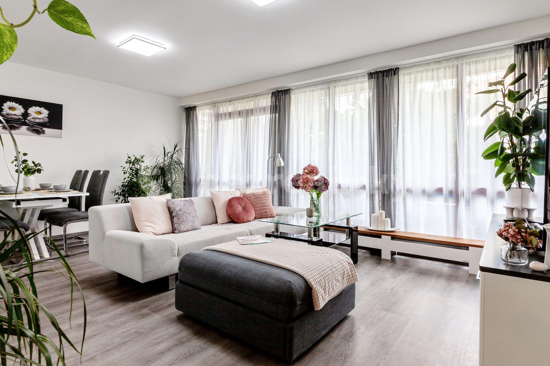 3 bedroom with open-plan kitchen flat for sale, 97 m², Zelený pruh, Prague, Prague