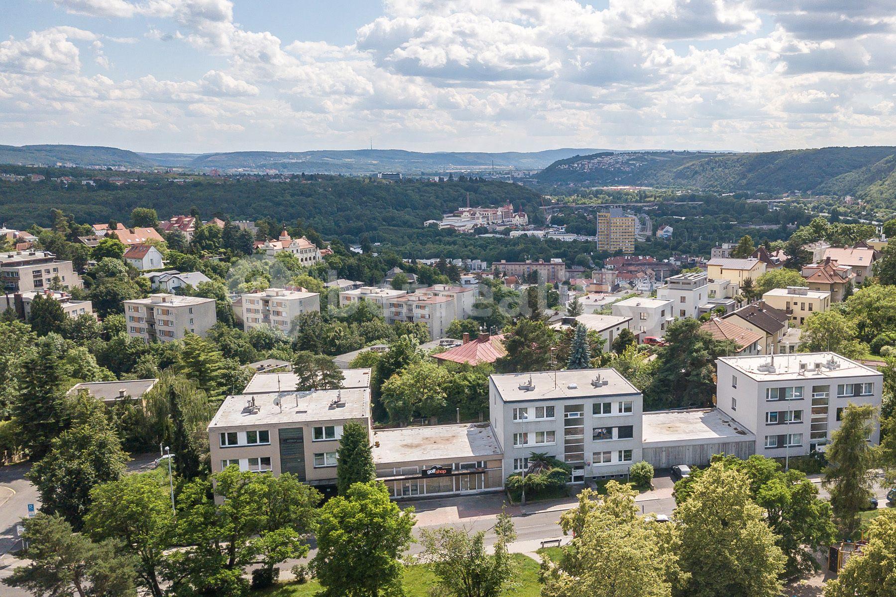 3 bedroom with open-plan kitchen flat for sale, 97 m², Zelený pruh, Prague, Prague