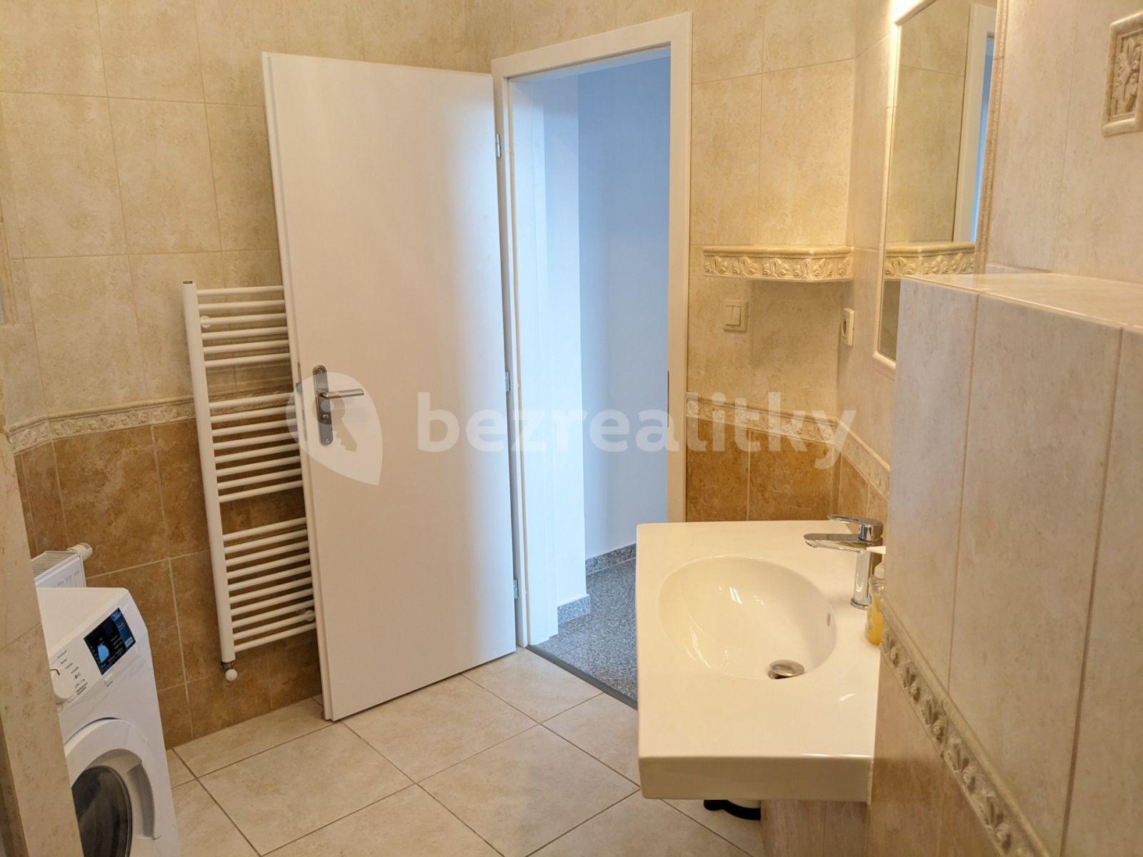 1 bedroom flat to rent, 43 m², Stará vinárska, Bratislava - mestská časť Staré Mesto, Bratislavský Region