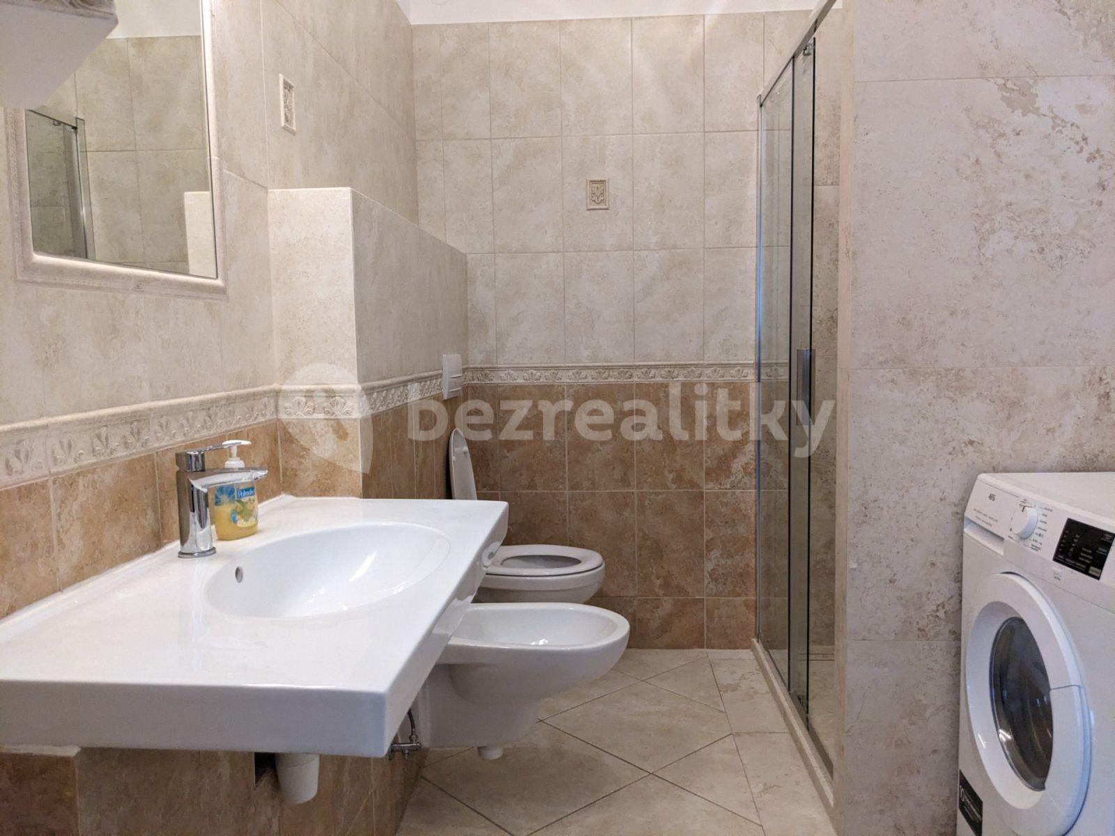 1 bedroom flat to rent, 43 m², Stará vinárska, Bratislava - mestská časť Staré Mesto, Bratislavský Region