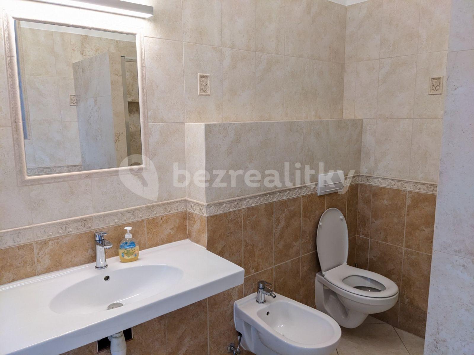 1 bedroom flat to rent, 43 m², Stará vinárska, Bratislava - mestská časť Staré Mesto, Bratislavský Region