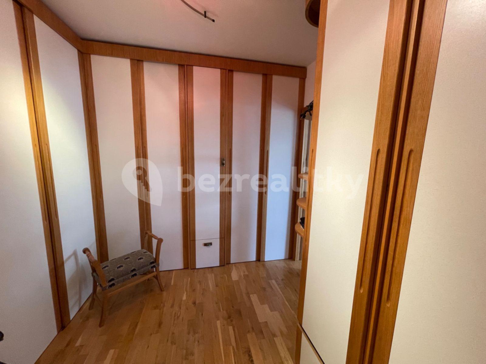 2 bedroom with open-plan kitchen flat for sale, 105 m², Semilská, Prague, Prague