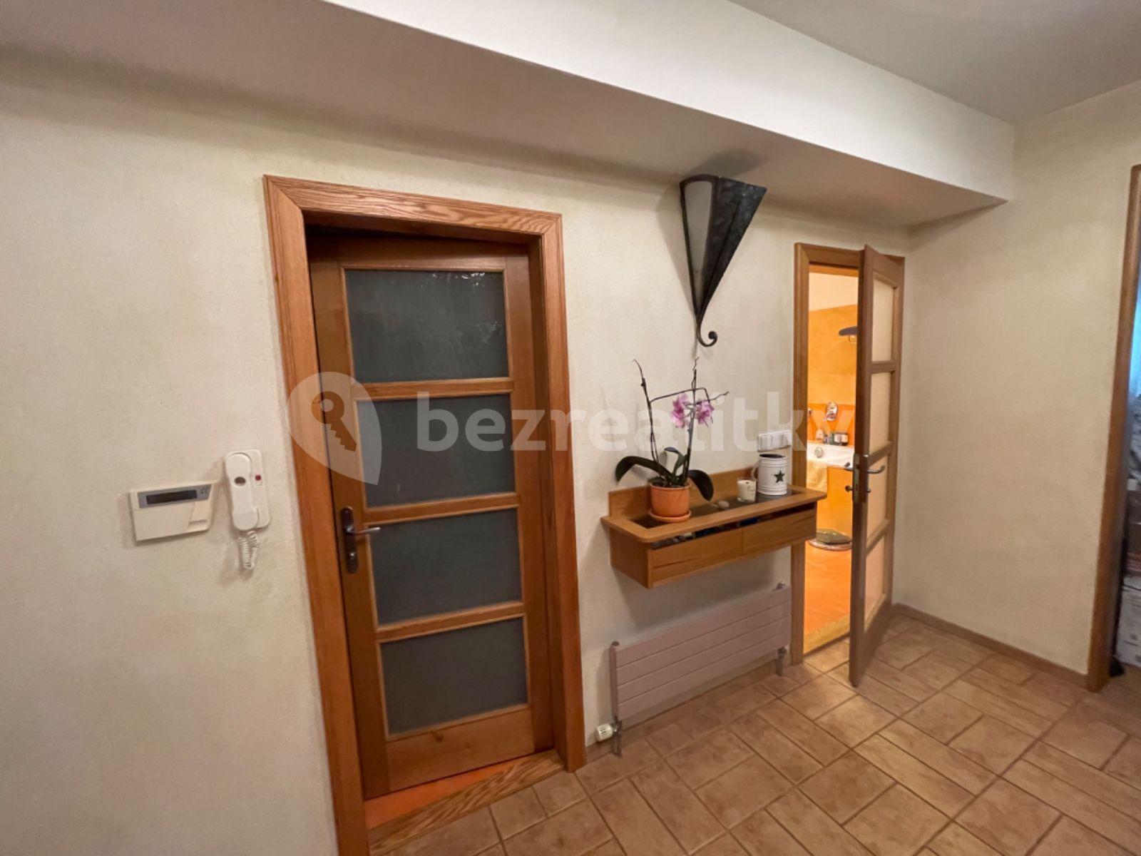 2 bedroom with open-plan kitchen flat for sale, 105 m², Semilská, Prague, Prague