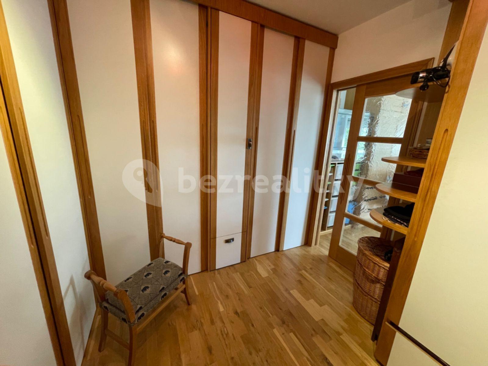 2 bedroom with open-plan kitchen flat for sale, 105 m², Semilská, Prague, Prague