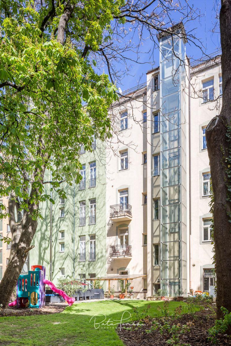 Studio flat to rent, 35 m², Legerova, Prague, Prague