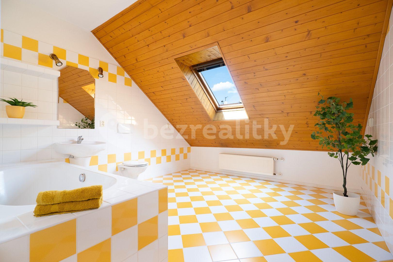 house for sale, 214 m², Jarní, Hostivice, Středočeský Region