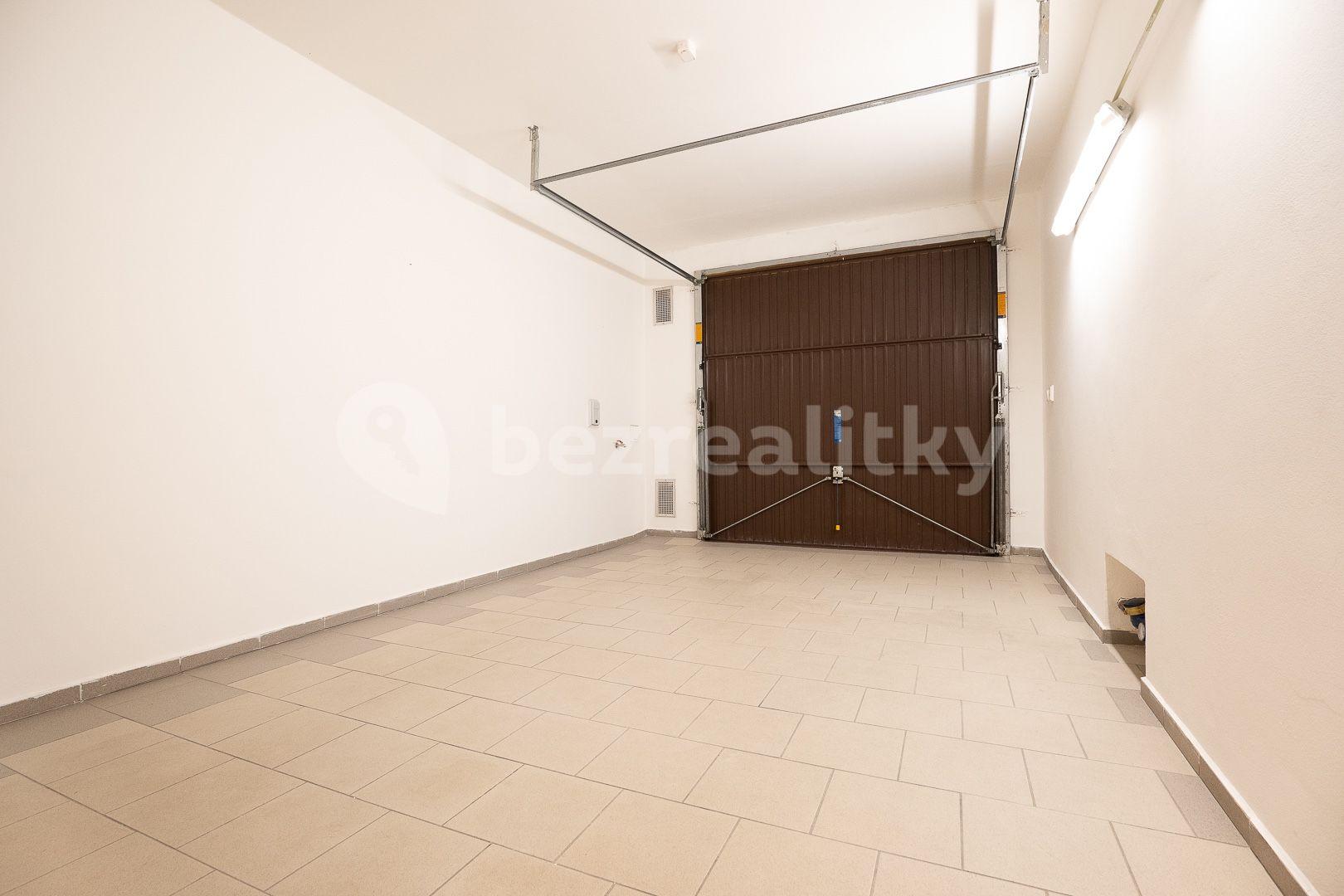 house for sale, 214 m², Jarní, Hostivice, Středočeský Region