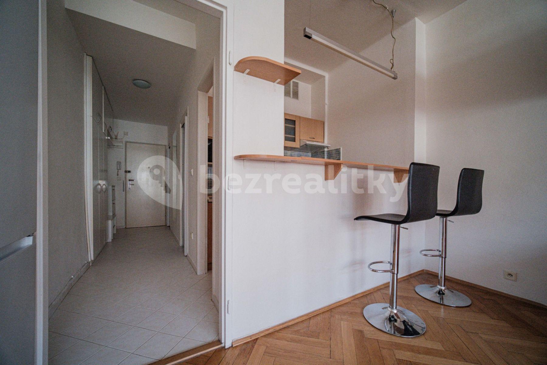 Studio flat to rent, 36 m², Štefánikova, Prague, Prague