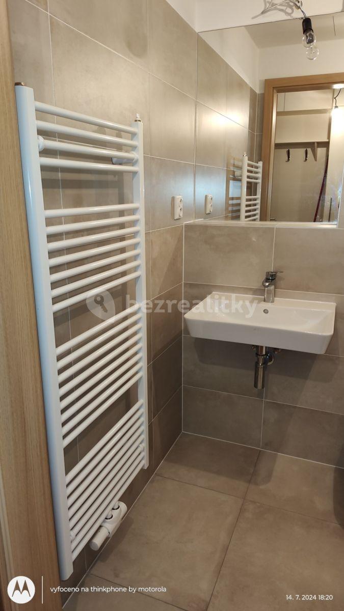 Studio flat for sale, 42 m², Pekařova, Prague, Prague