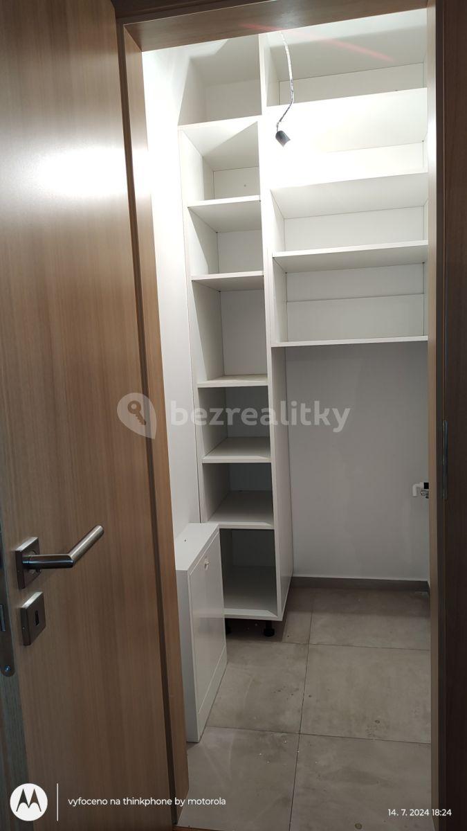 Studio flat for sale, 42 m², Pekařova, Prague, Prague