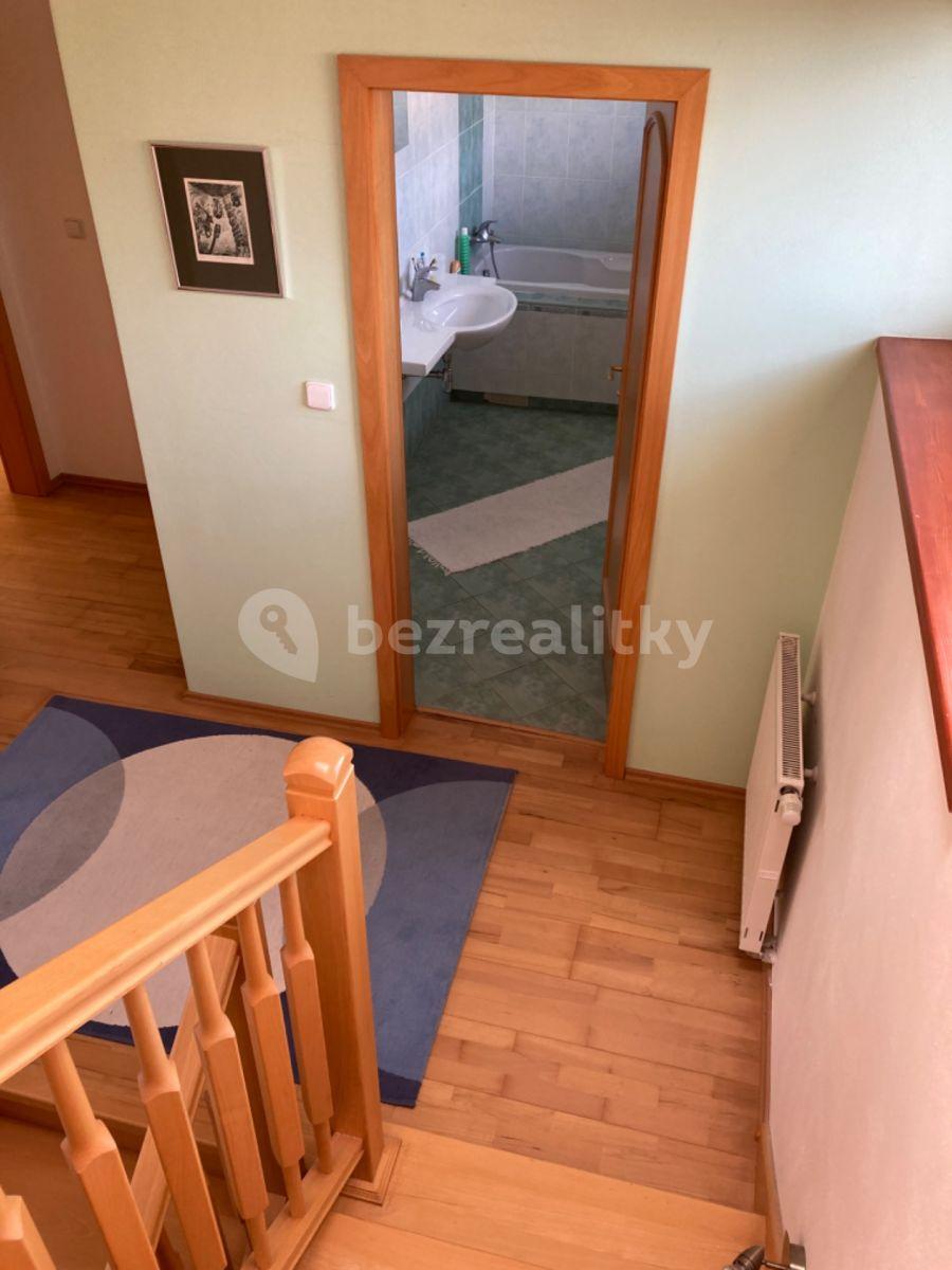 house to rent, 200 m², Kvetinová, Banská Bystrica, Banskobystrický Region