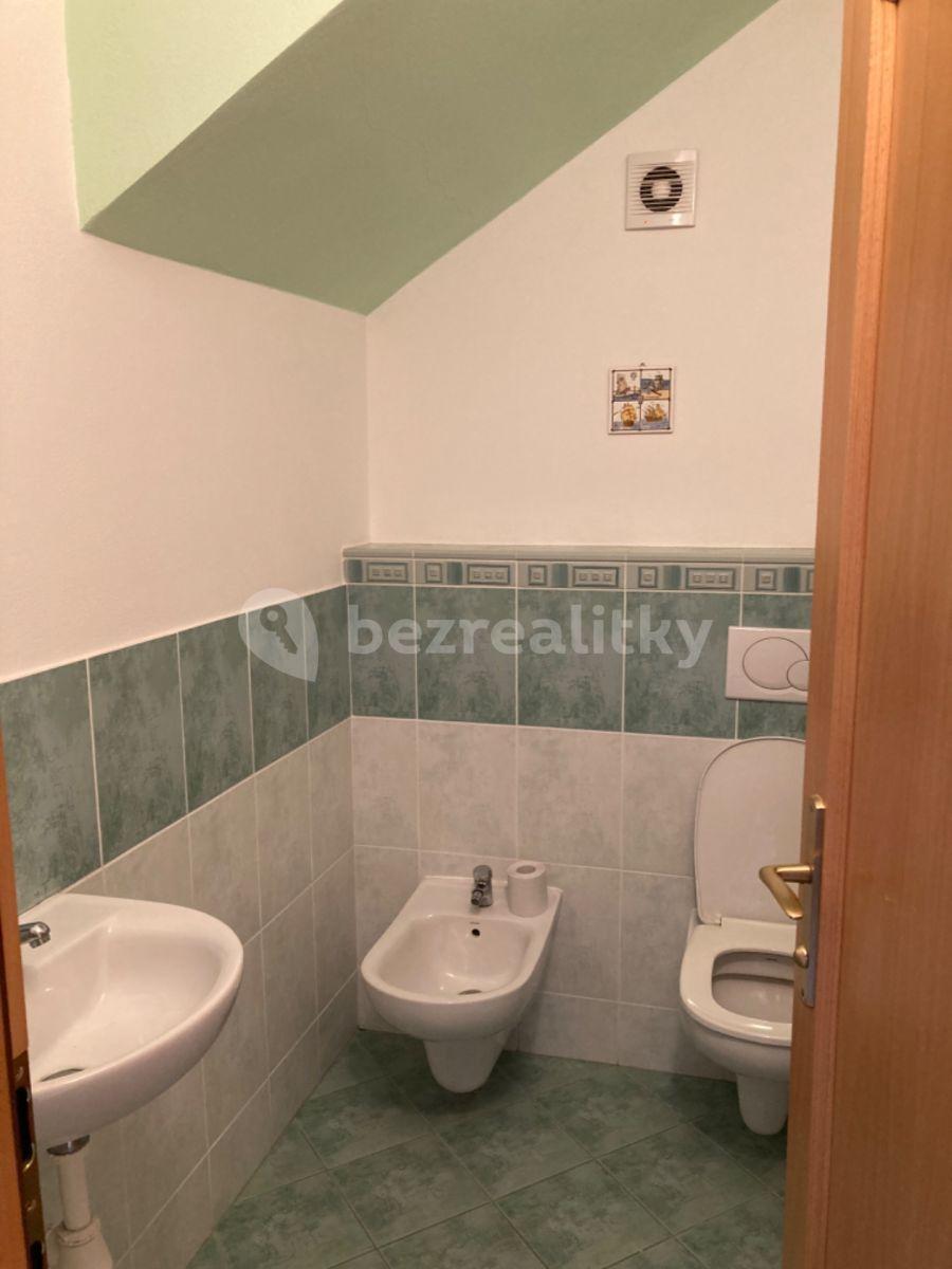 house to rent, 200 m², Kvetinová, Banská Bystrica, Banskobystrický Region