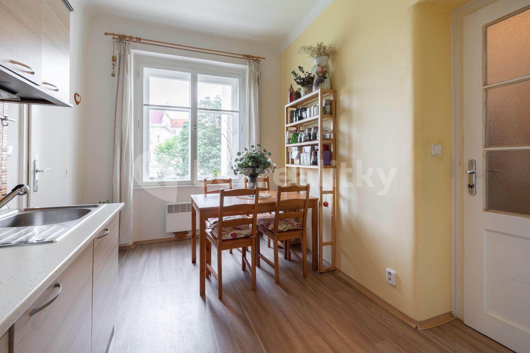 1 bedroom with open-plan kitchen flat for sale, 62 m², Železničářů, Prague, Prague