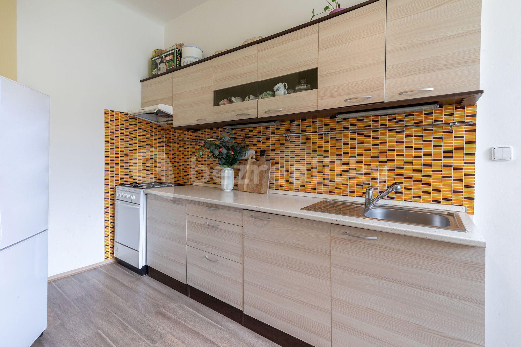 1 bedroom with open-plan kitchen flat for sale, 62 m², Železničářů, Prague, Prague