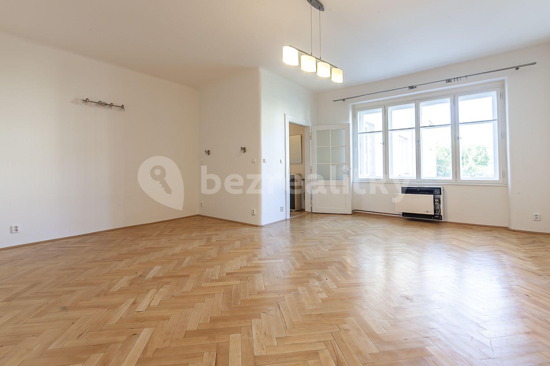 1 bedroom with open-plan kitchen flat for sale, 62 m², Železničářů, Prague, Prague