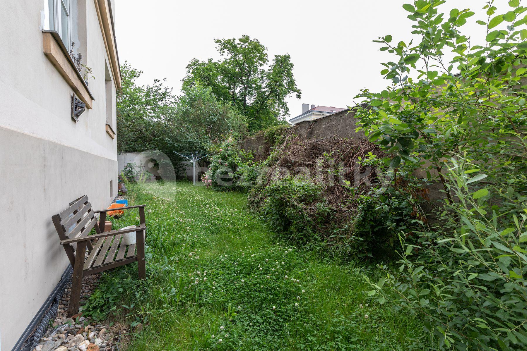 1 bedroom with open-plan kitchen flat for sale, 62 m², Železničářů, Prague, Prague