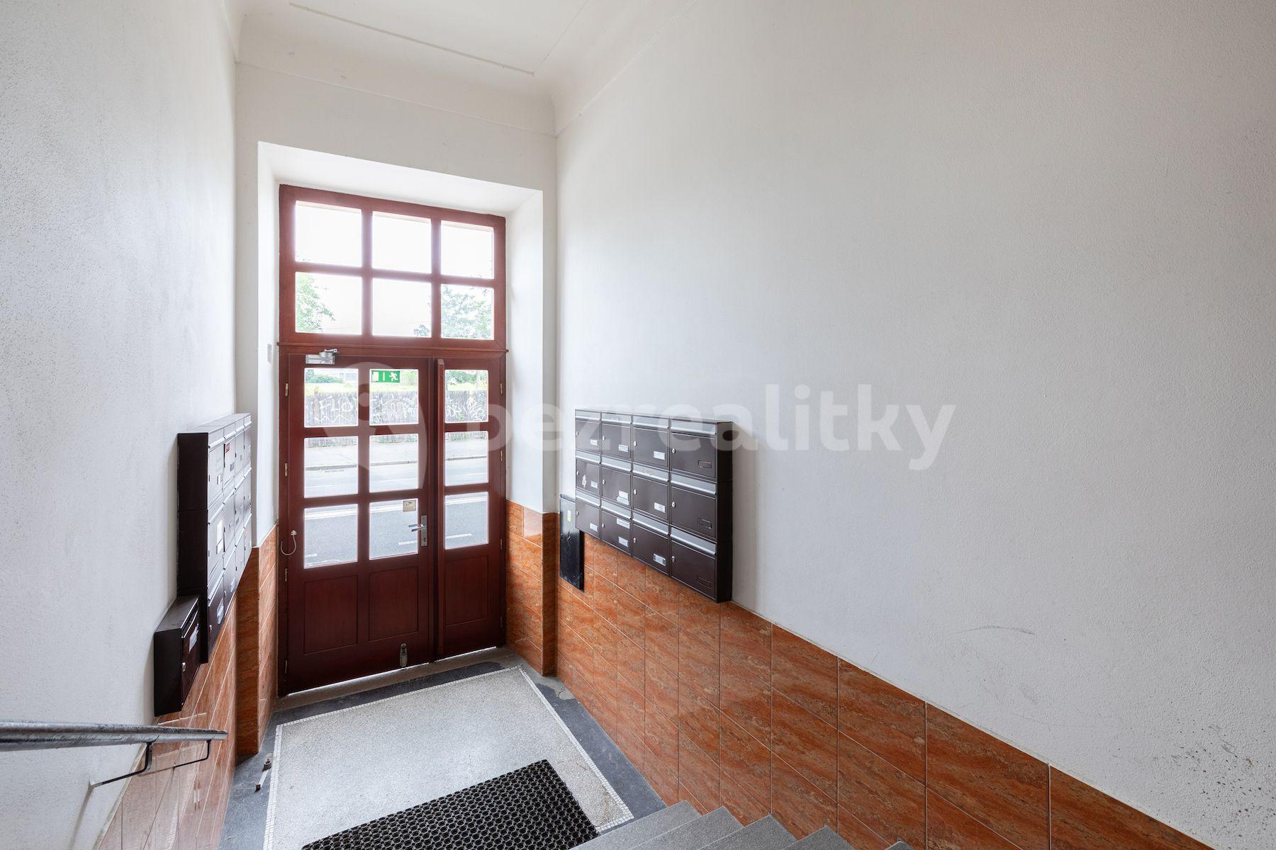 1 bedroom with open-plan kitchen flat for sale, 62 m², Železničářů, Prague, Prague