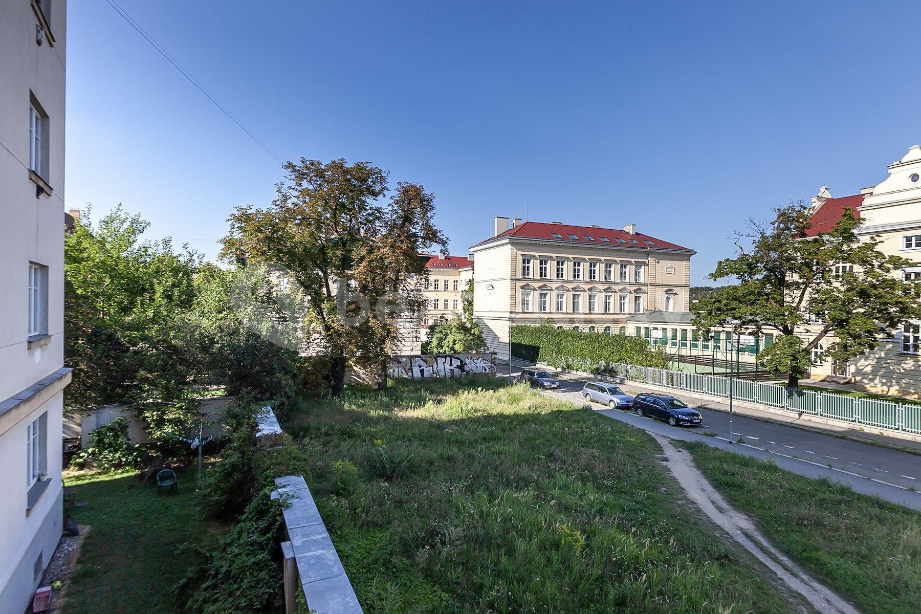 1 bedroom with open-plan kitchen flat for sale, 62 m², Železničářů, Prague, Prague