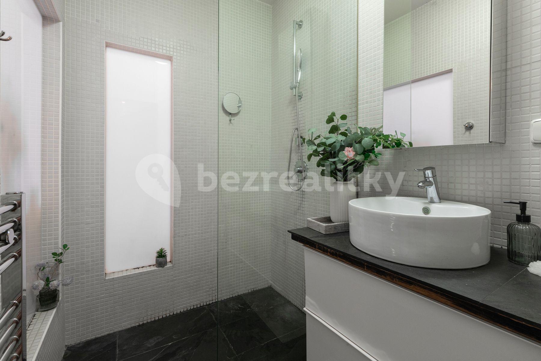 Studio flat for sale, 54 m², Neklanova, Prague, Prague