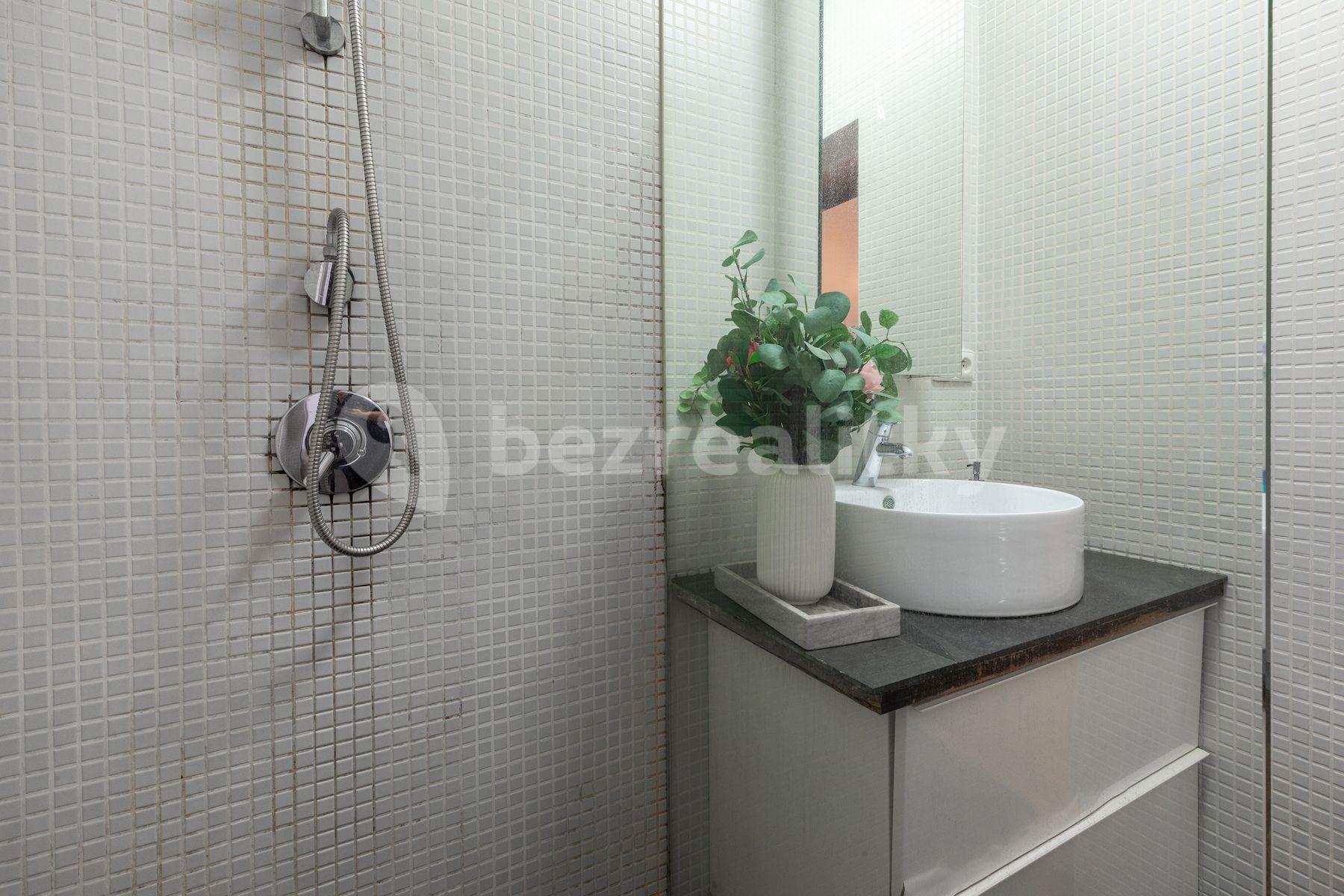 Studio flat for sale, 54 m², Neklanova, Prague, Prague