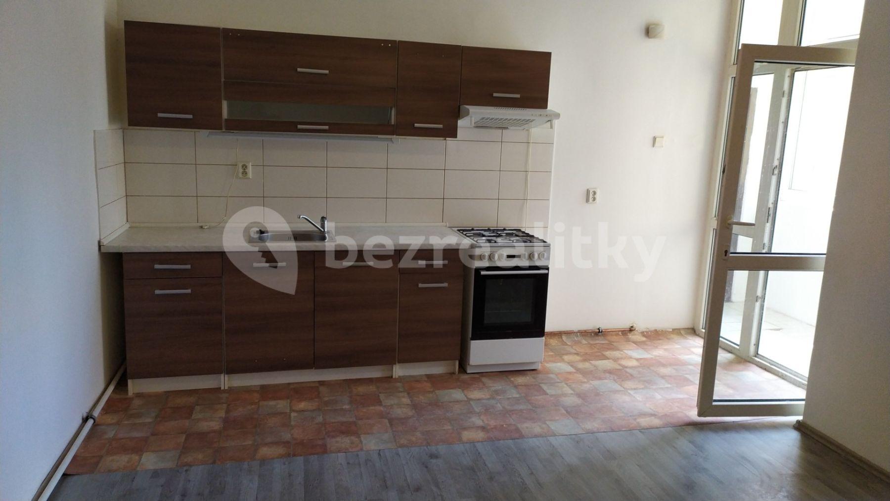 1 bedroom with open-plan kitchen flat to rent, 70 m², Jiráskovo náměstí, Kolín, Středočeský Region