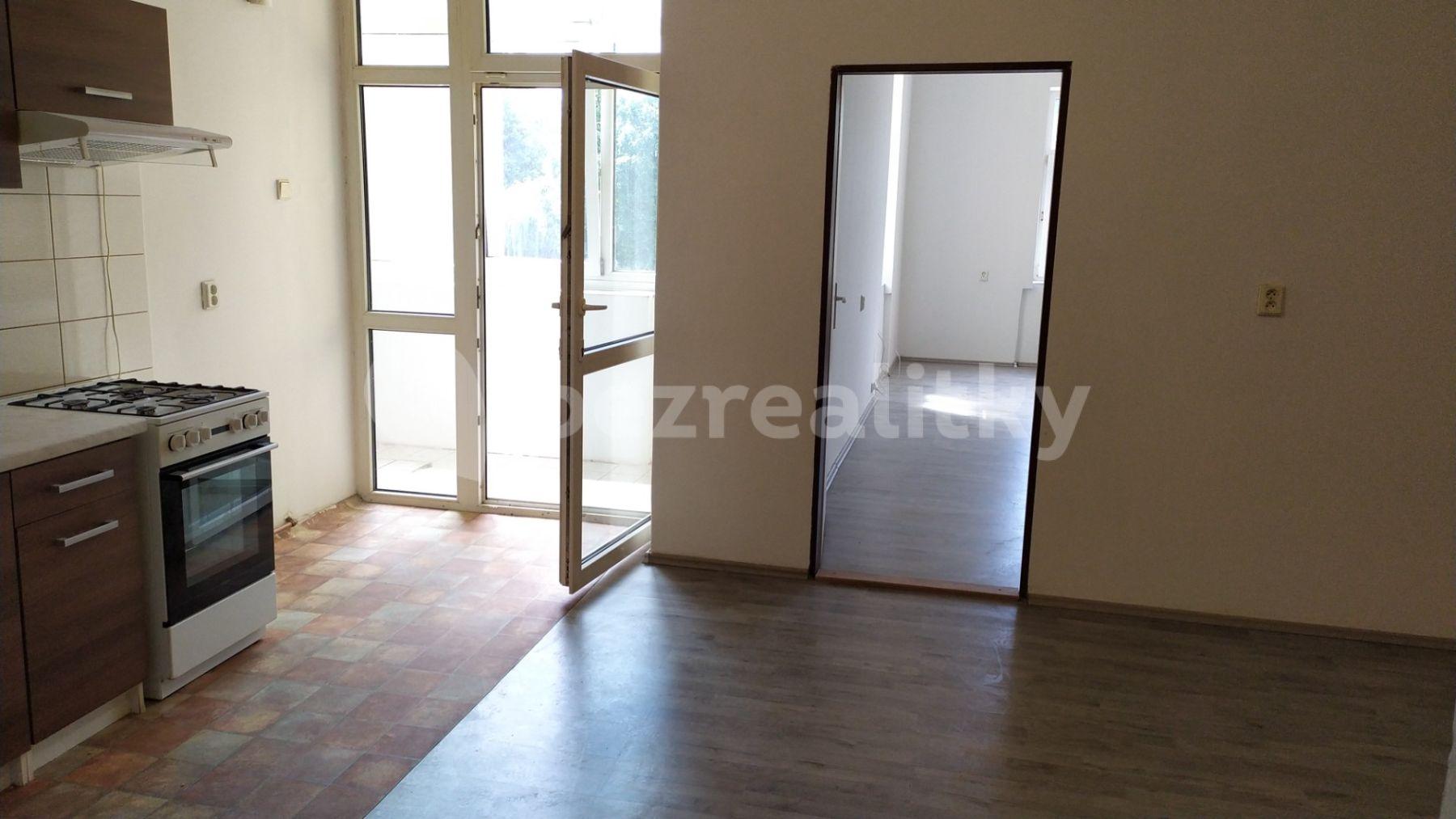 1 bedroom with open-plan kitchen flat to rent, 70 m², Jiráskovo náměstí, Kolín, Středočeský Region