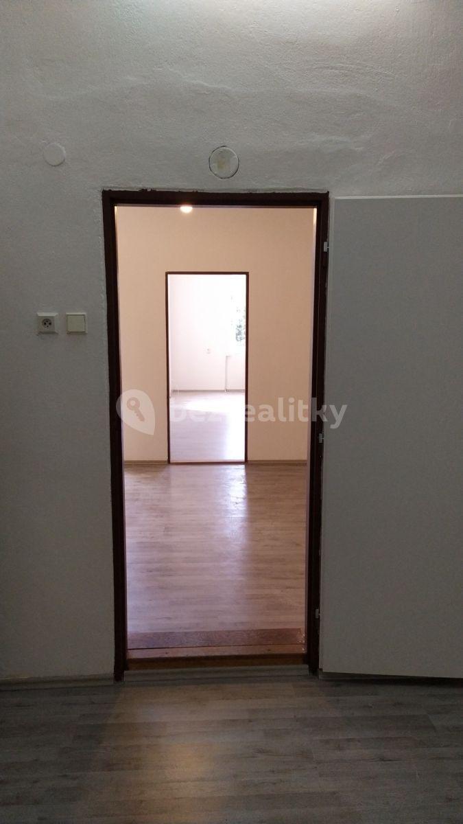 1 bedroom with open-plan kitchen flat to rent, 70 m², Jiráskovo náměstí, Kolín, Středočeský Region