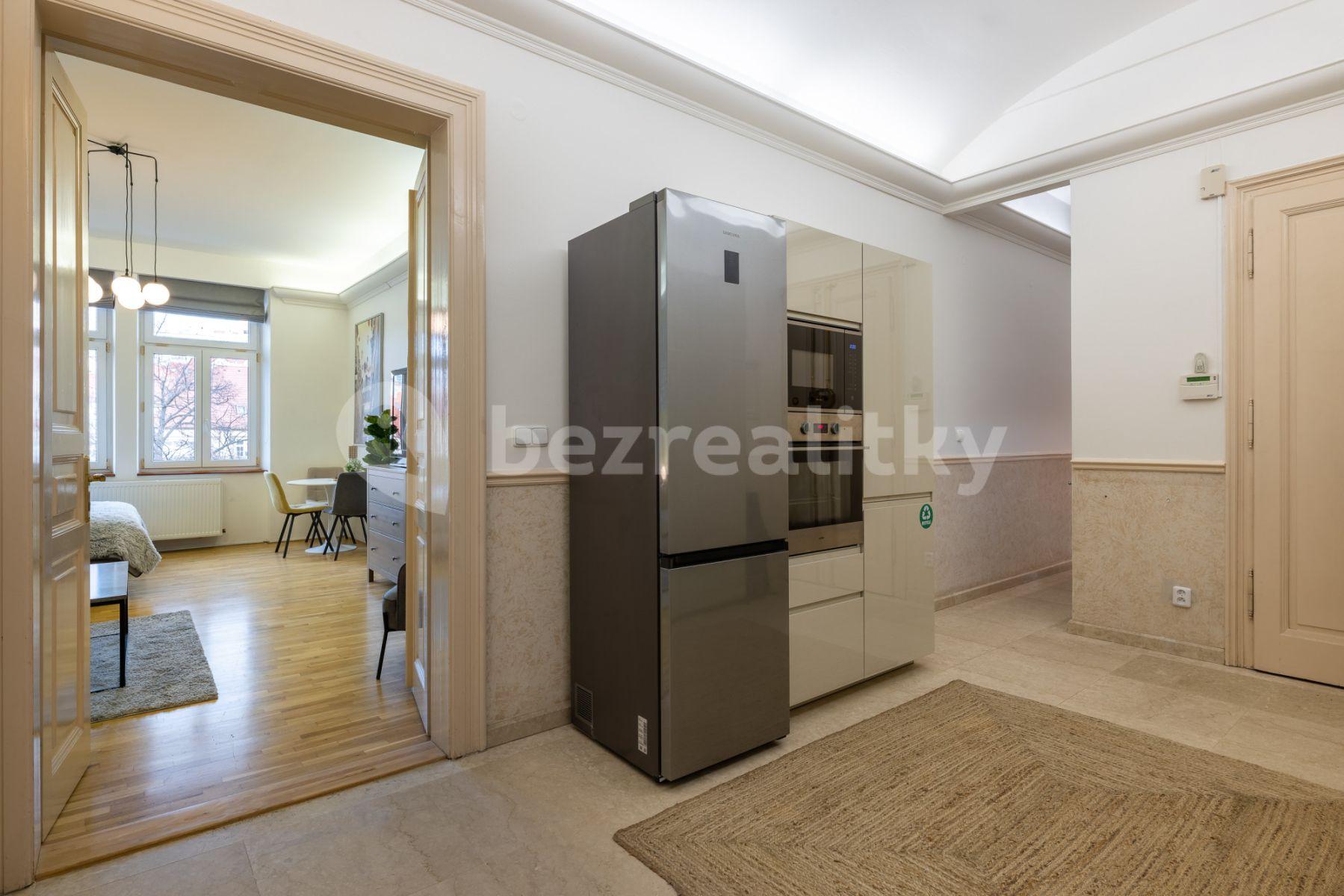 4 bedroom flat to rent, 160 m², Ruská, Prague, Prague