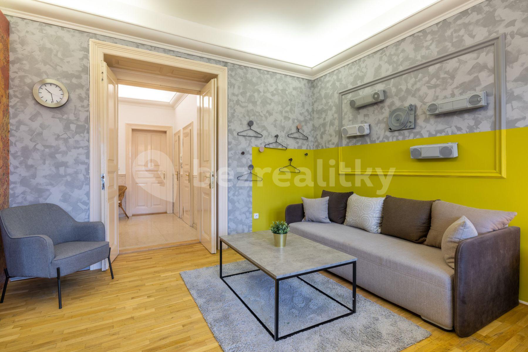 4 bedroom flat to rent, 160 m², Ruská, Prague, Prague