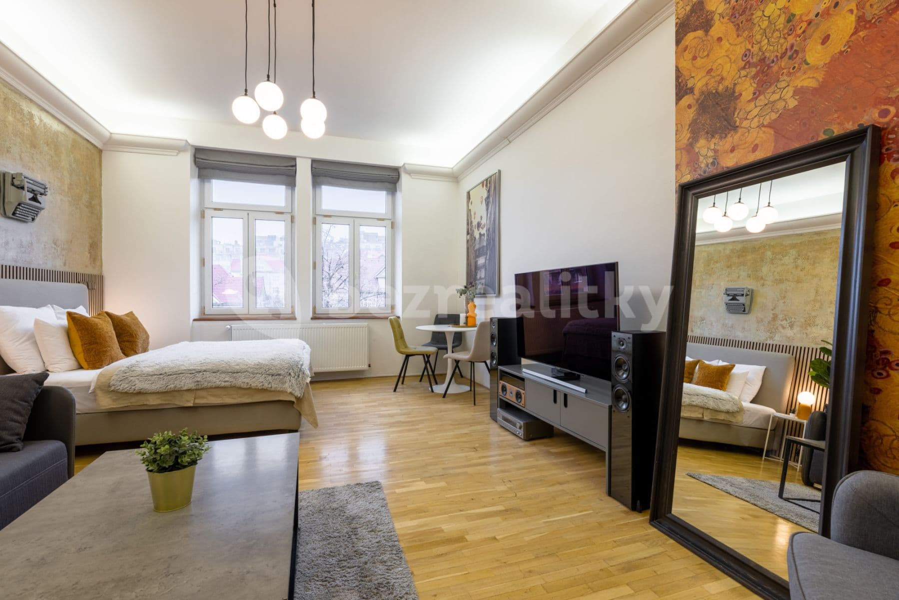 1 bedroom flat to rent, 160 m², Ruská, Prague, Prague