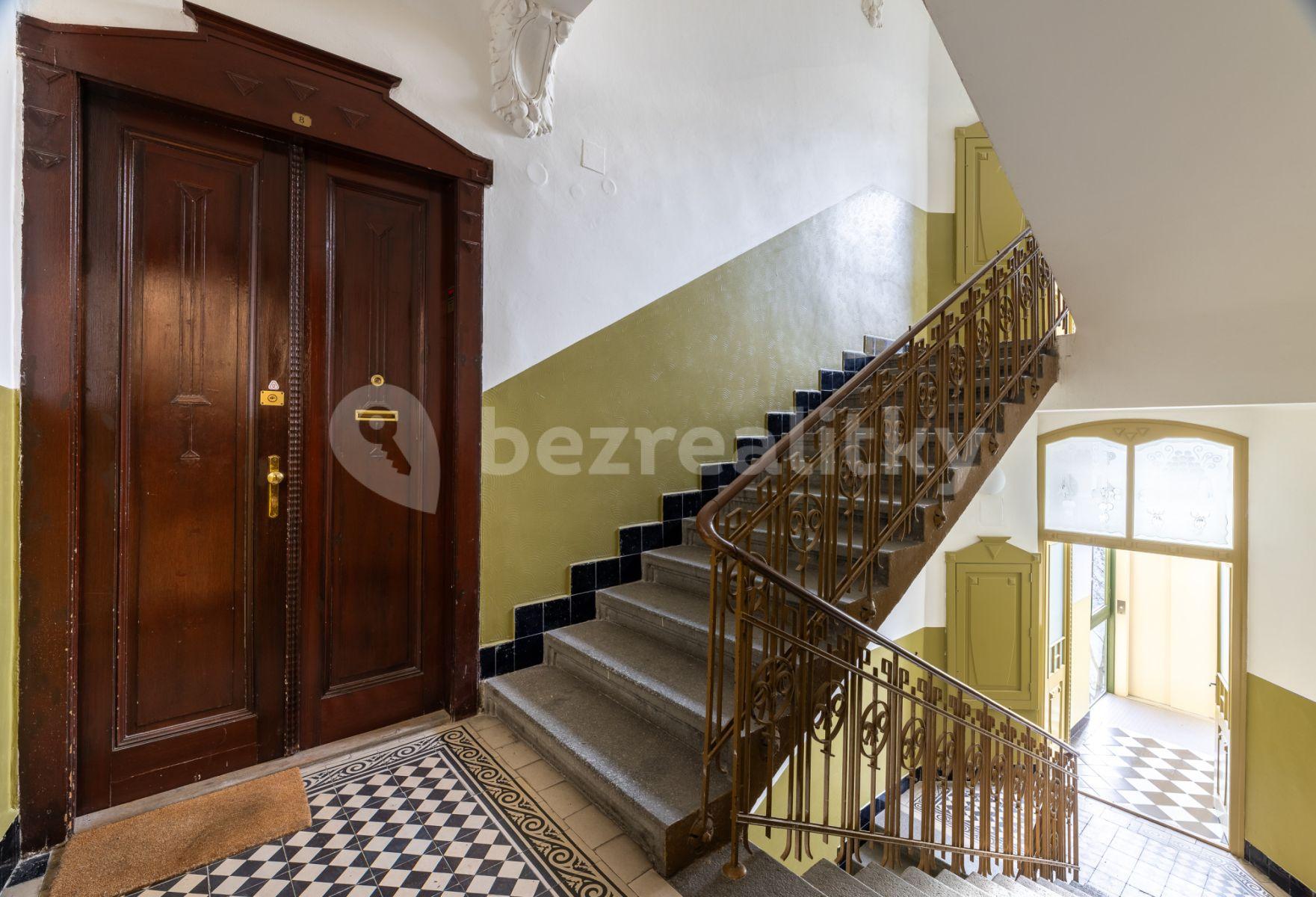 4 bedroom flat to rent, 160 m², Ruská, Prague, Prague