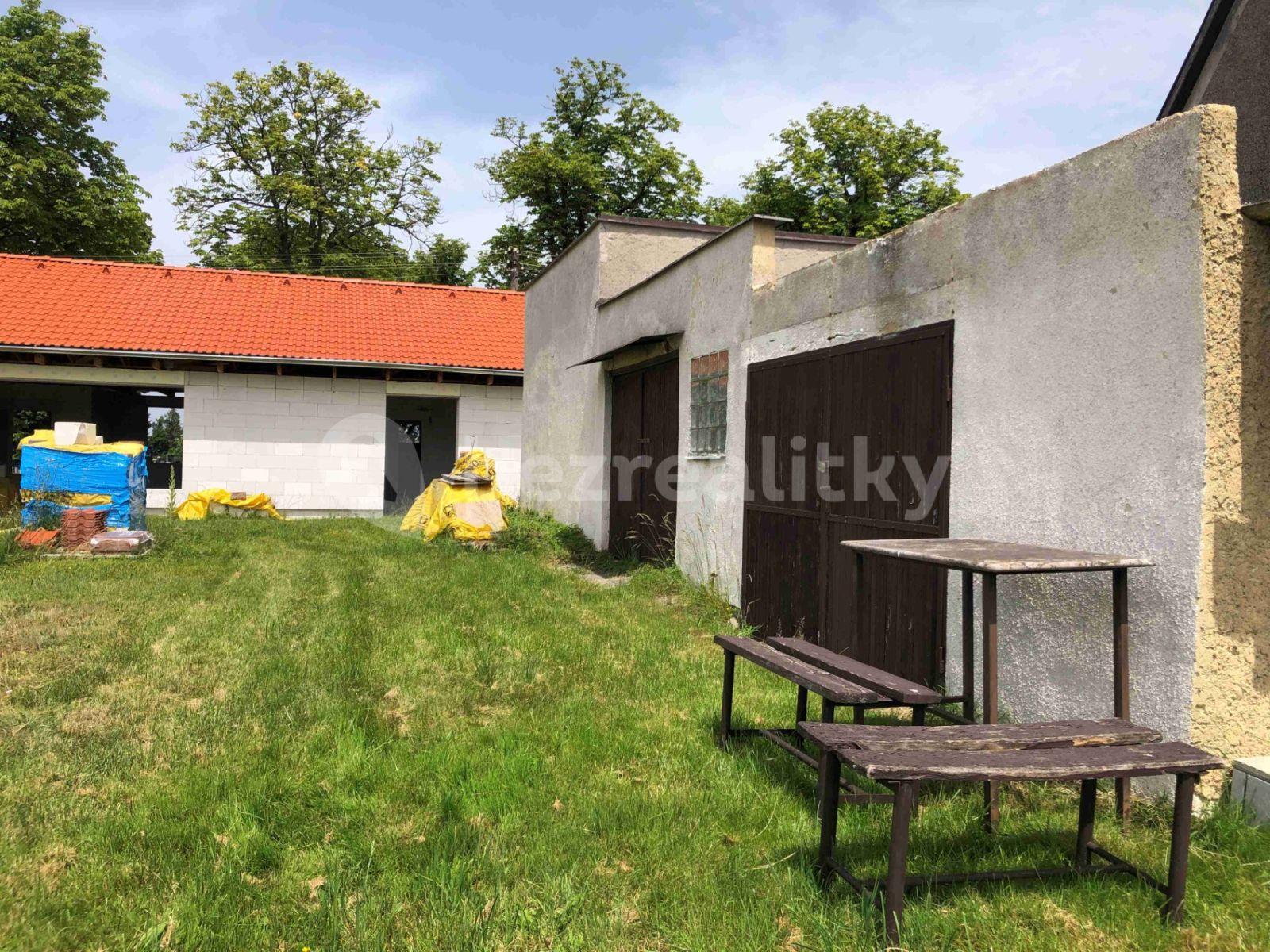 house for sale, 160 m², Bezdědická, Hostomice, Středočeský Region