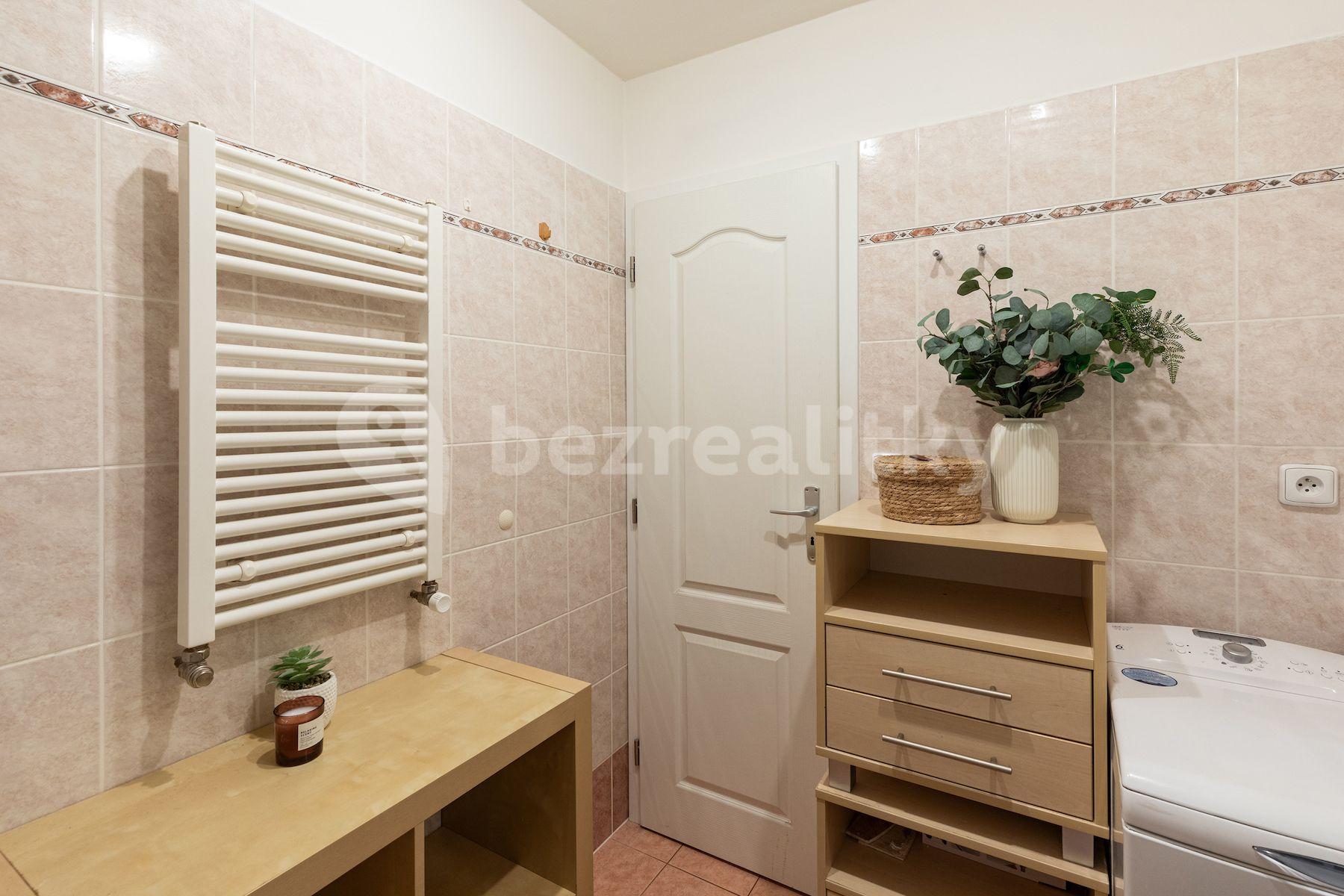 1 bedroom with open-plan kitchen flat for sale, 49 m², Hnězdenská, Prague, Prague